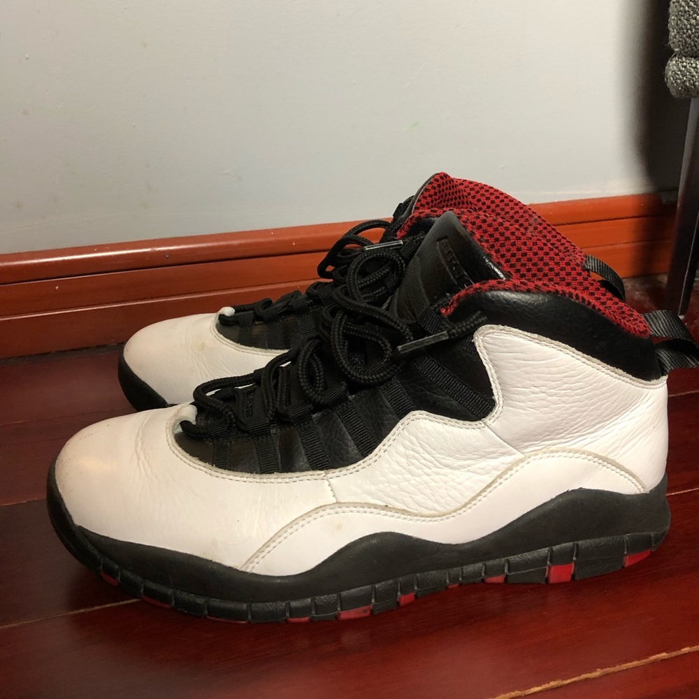 Jordan “Chicago” 10s